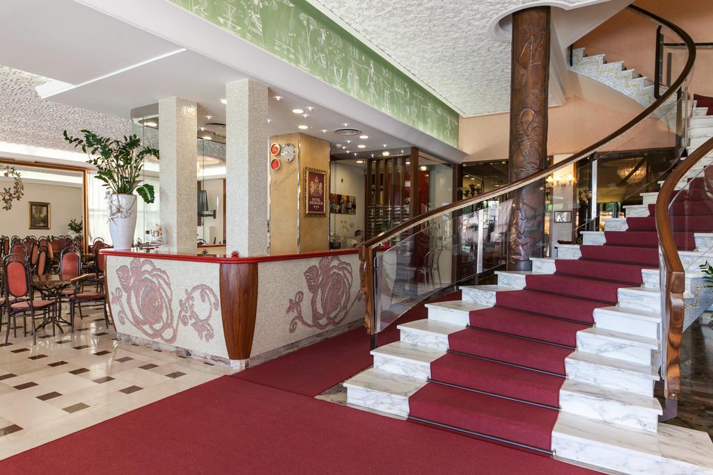 צ'סנטיקו Hotel Excelsior מראה חיצוני תמונה