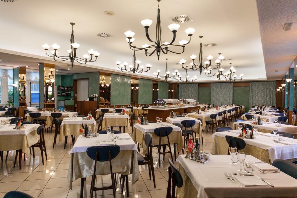 צ'סנטיקו Hotel Excelsior מראה חיצוני תמונה