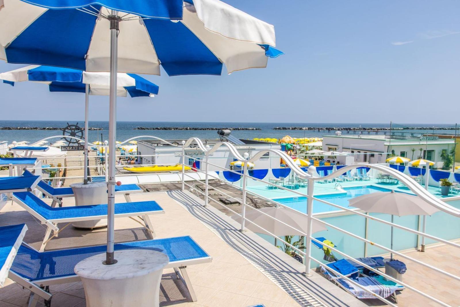 צ'סנטיקו Hotel Excelsior מראה חיצוני תמונה
