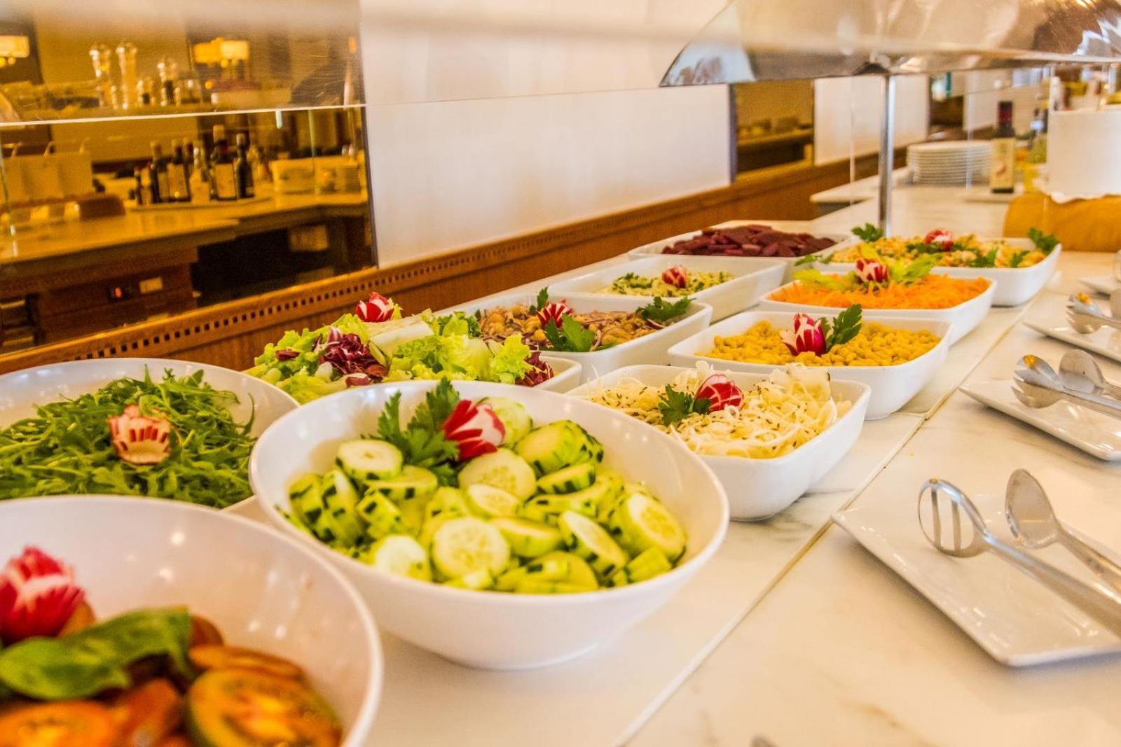צ'סנטיקו Hotel Excelsior מראה חיצוני תמונה