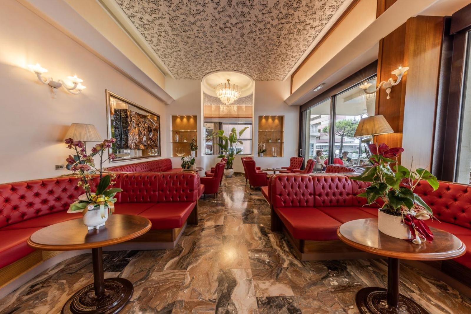 צ'סנטיקו Hotel Excelsior מראה חיצוני תמונה
