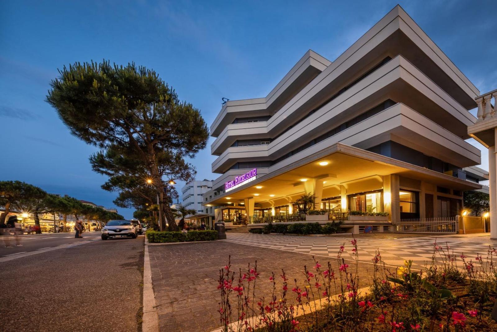 צ'סנטיקו Hotel Excelsior מראה חיצוני תמונה
