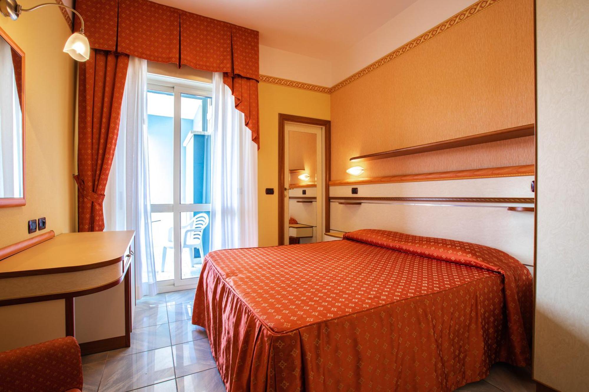 צ'סנטיקו Hotel Excelsior חדר תמונה