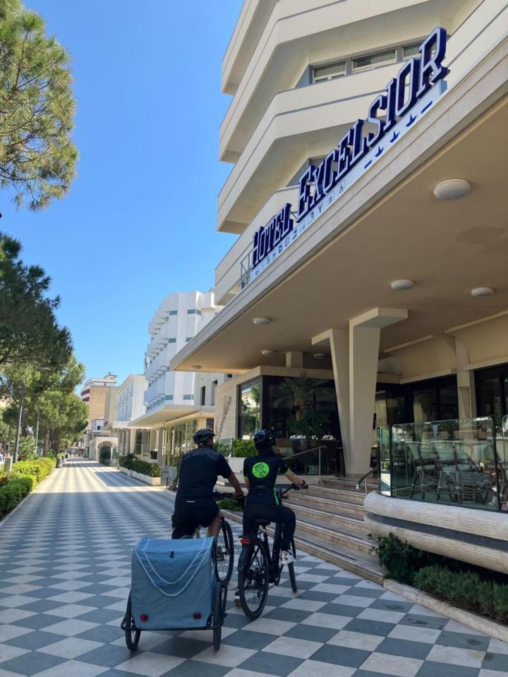 צ'סנטיקו Hotel Excelsior מראה חיצוני תמונה