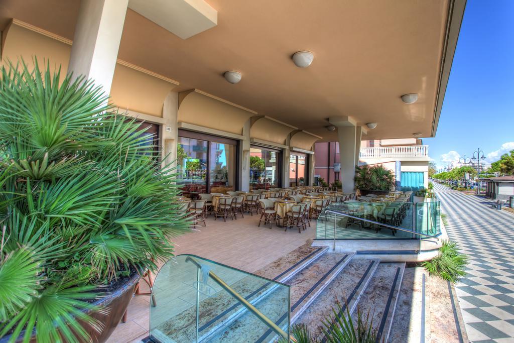 צ'סנטיקו Hotel Excelsior מראה חיצוני תמונה