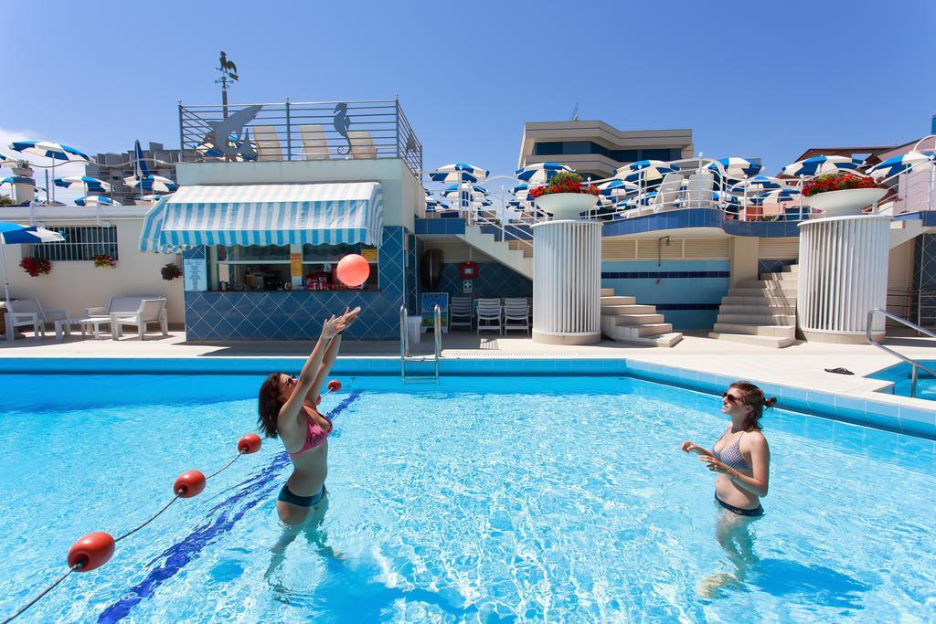 צ'סנטיקו Hotel Excelsior מראה חיצוני תמונה
